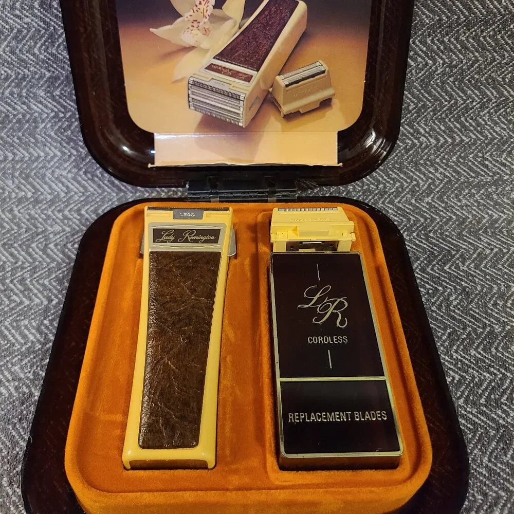 Vintage 1973 Lady Remington MS-180 cordless electric shaver